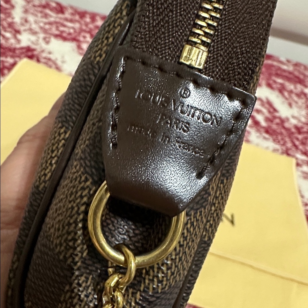 Louis Vuitton Damier Ebene Eva - Picture 9 of 15